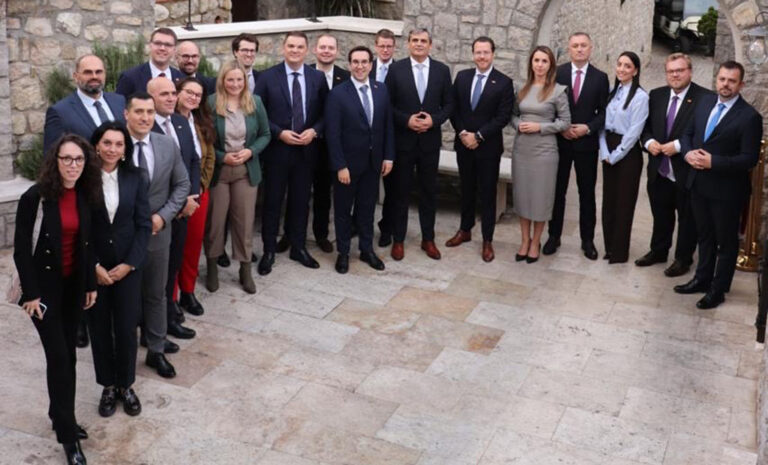 bs cdu stari bar 768x465