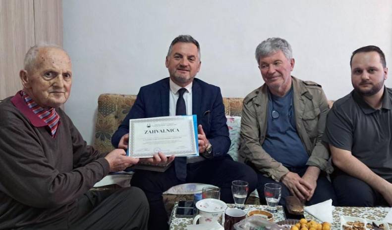 Zahvalanica i Kur’an  hadži Bajazitu Karadjuzoviću